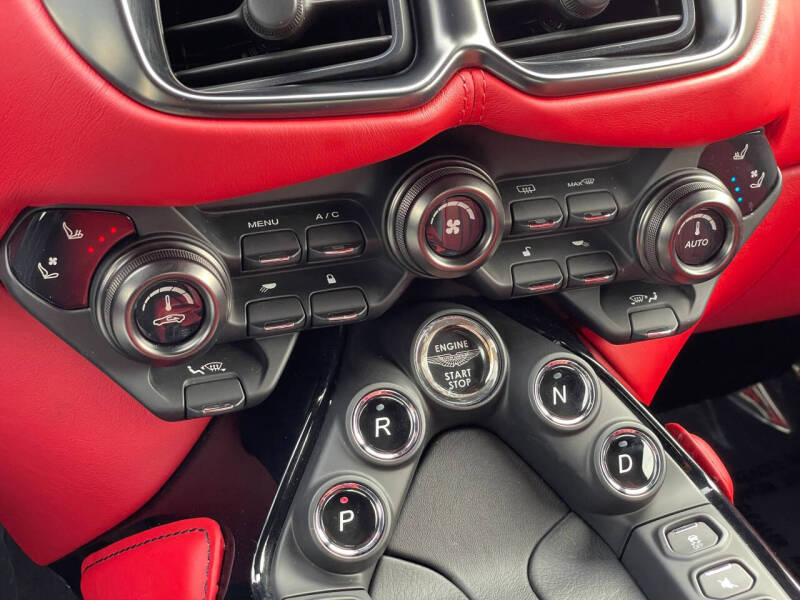 2021 Aston Martin Vantage