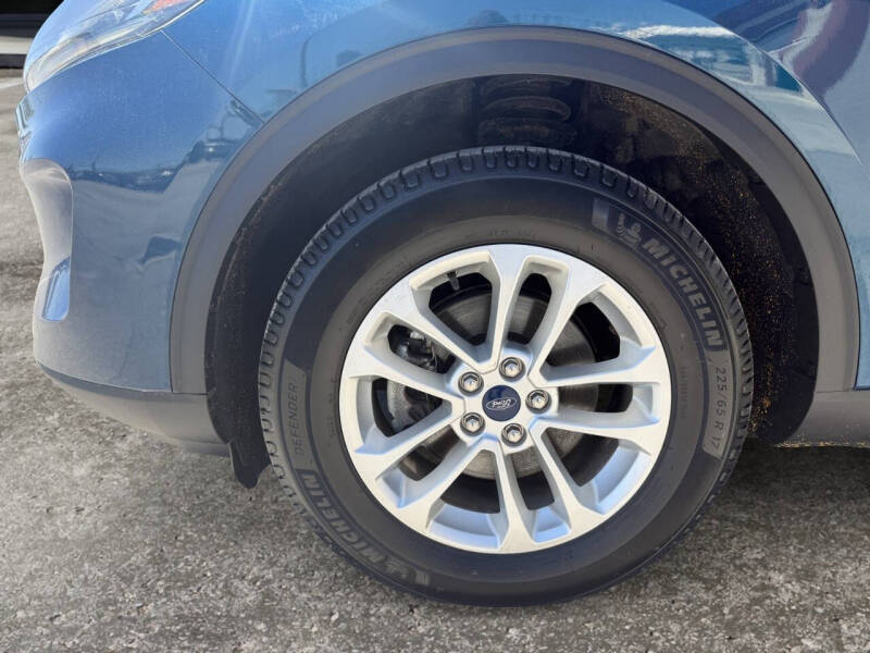 2020 Ford Escape SE