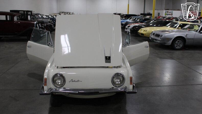 1964 Studebaker Avanti