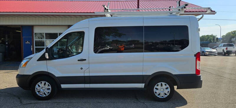 2017 Ford Transit Wagon XLT's photo