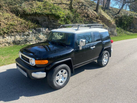 2007 Toyota FJ Cruiser for sale at Bogie's Motors in Saint Louis MO