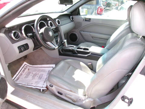 2006 Ford Mustang V6 Standard