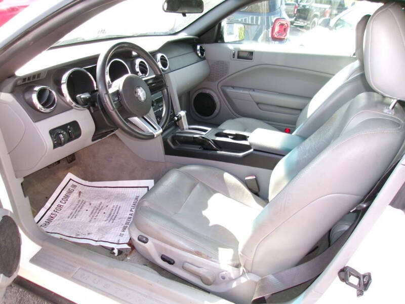 2006 Ford Mustang V6 Standard