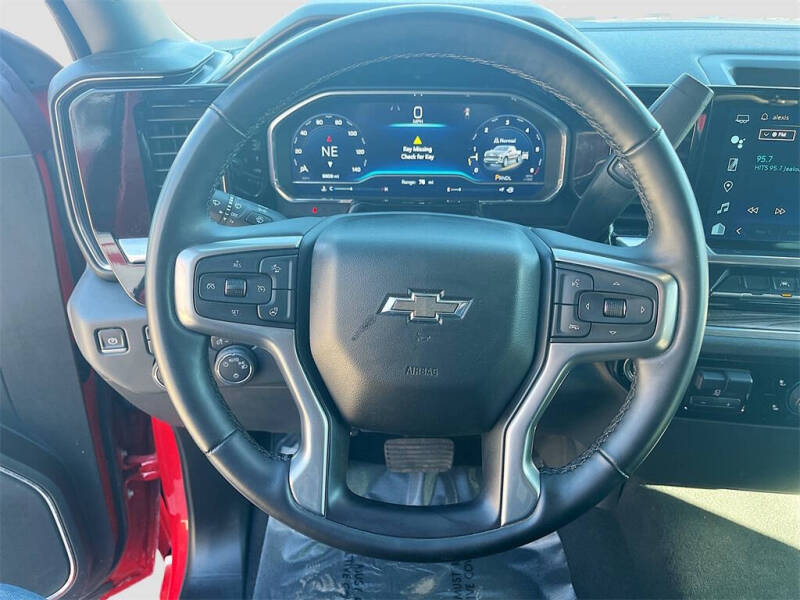 2025 Chevrolet Silverado 1500 LT