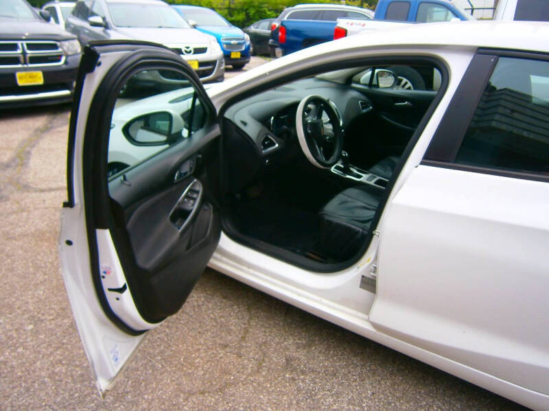 2017 Chevrolet Cruze LS Auto