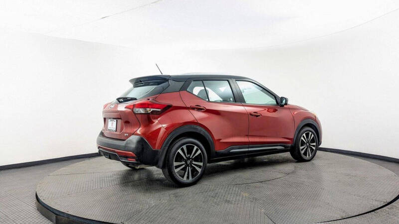 2019 Nissan Kicks SR