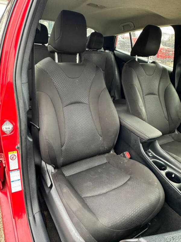 2019 Toyota Prius LE AWD-e