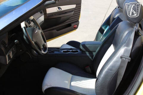 2004 Ford Thunderbird Deluxe