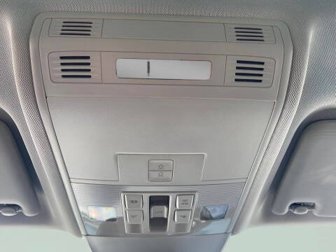 2025 Volkswagen Taos SE Black 4Motion