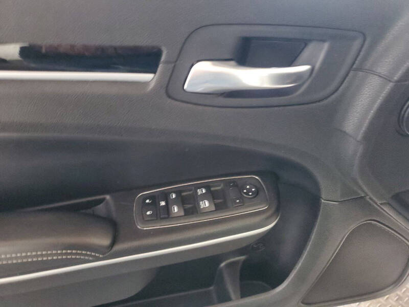 2022 Chrysler 300 S V6