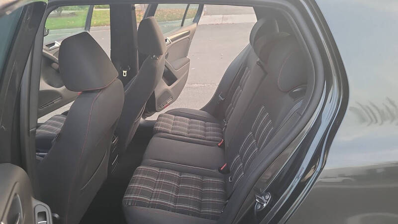 2011 Volkswagen GTI Base PZEV