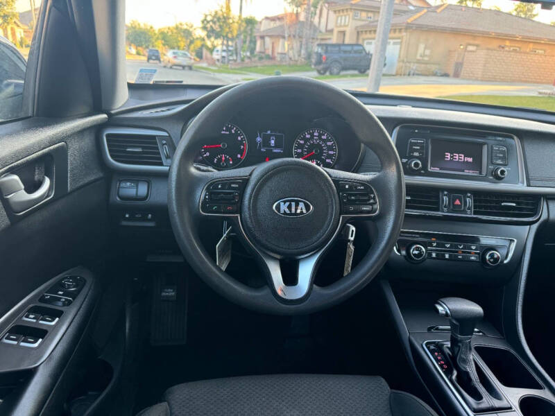 2016 Kia Optima LX photo 14