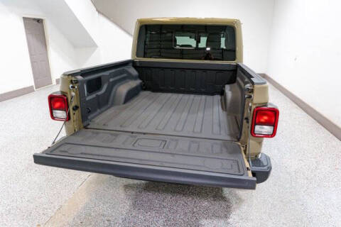 2025 Jeep Gladiator NightHawk