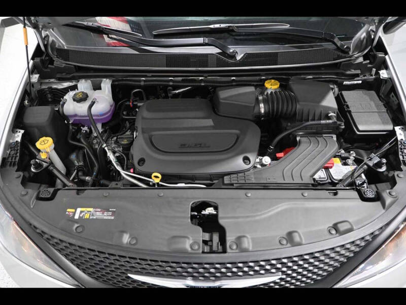 2026 Chrysler Voyager LX