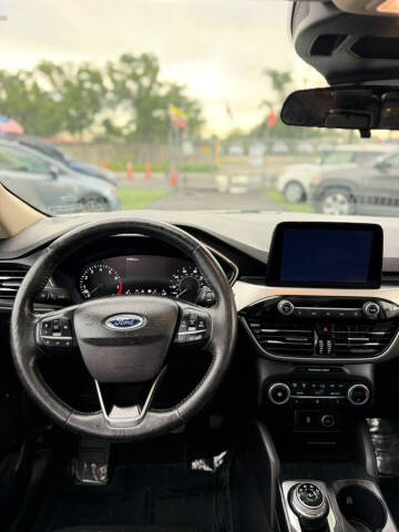 2020 Ford Escape SEL