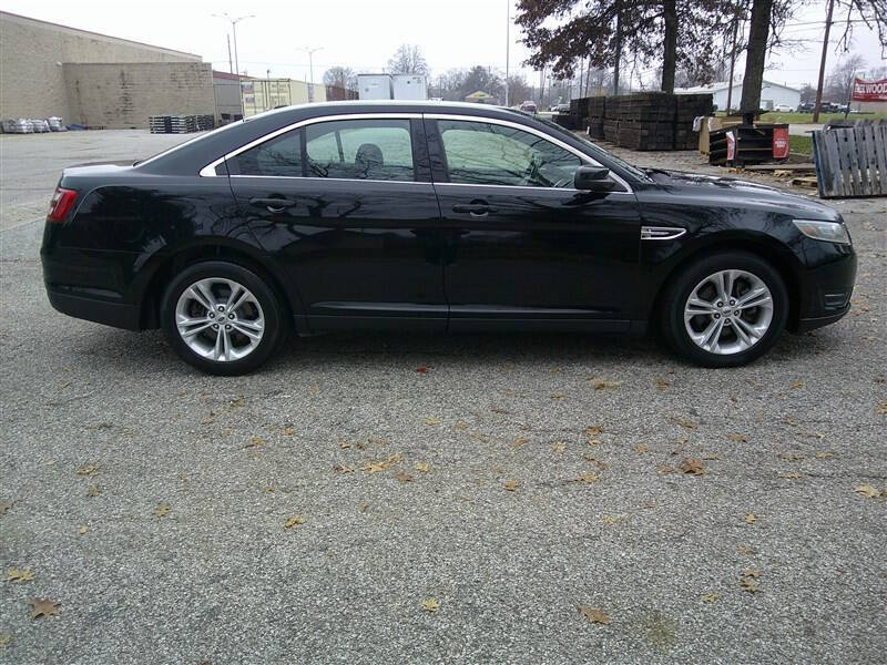 2018 Ford Taurus SEL