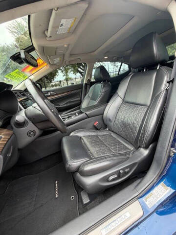 2017 Nissan Maxima Platinum