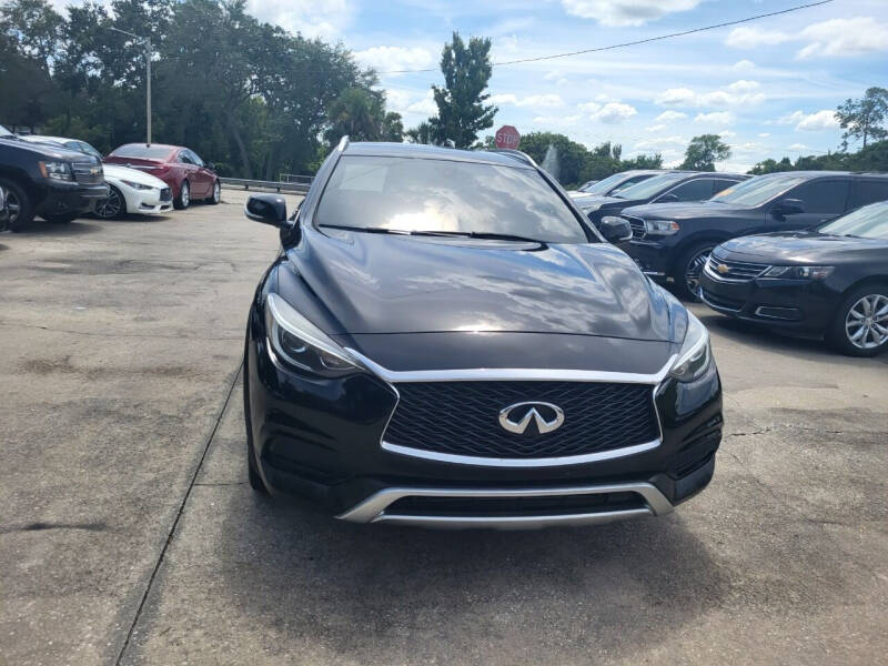 2017 Infiniti QX30 for sale at FAMILY AUTO BROKERS in Longwood FL