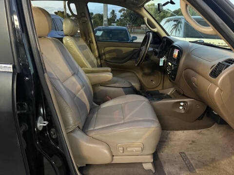 2003 Toyota Sequoia SR5