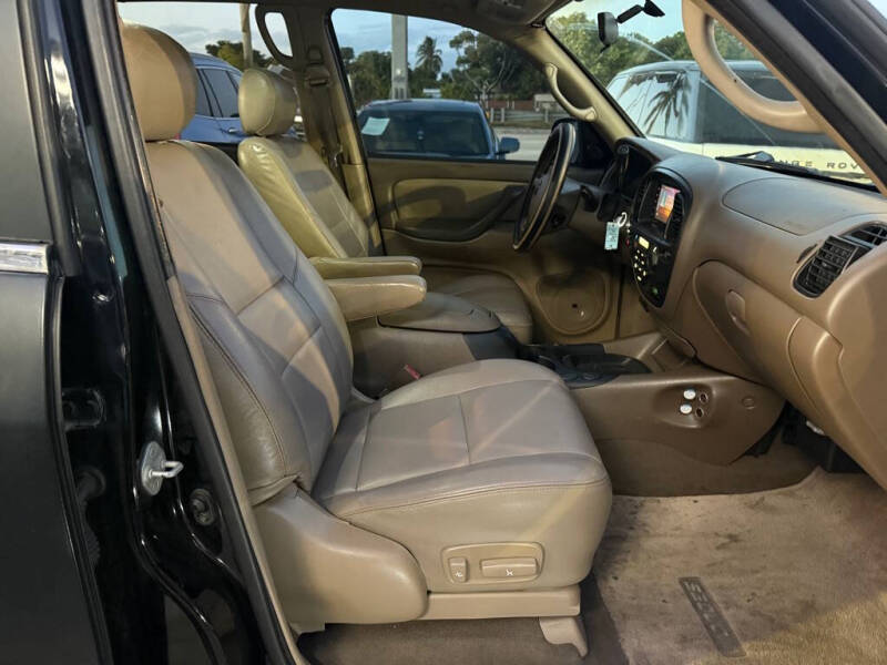 2003 Toyota Sequoia SR5