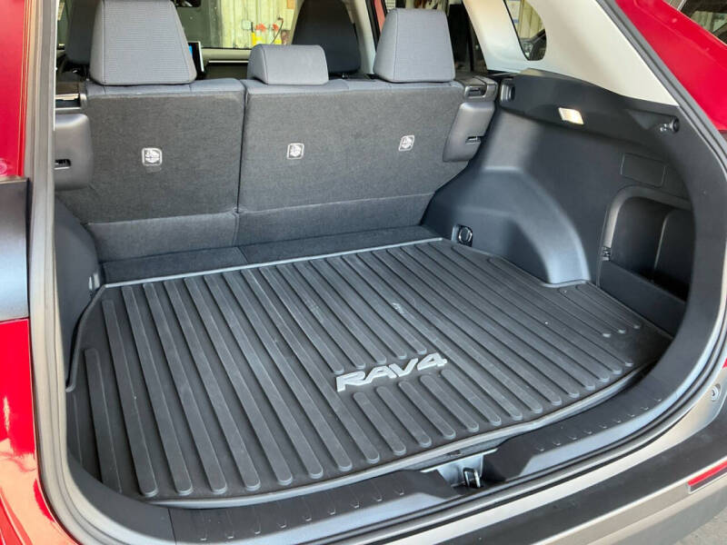 2025 Toyota RAV4 Hybrid LE