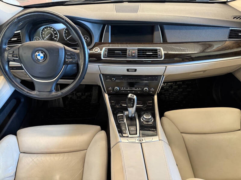 2010 BMW 5 Series 550i xDrive Gran Turismo