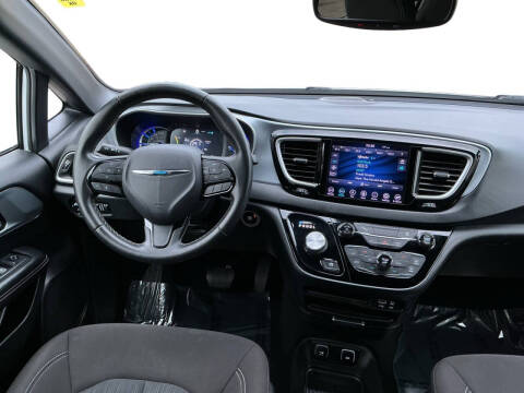 2020 Chrysler Pacifica Hybrid Touring