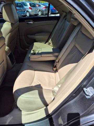 2011 Chrysler 300 Limited