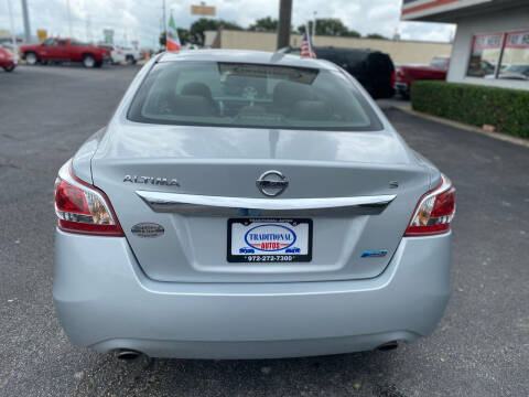 2013 Nissan Altima for sale at Traditional Autos in Dallas TX