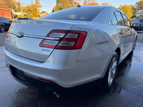 2013 Ford Taurus SEL
