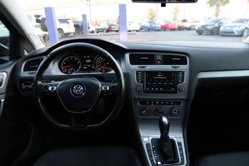 2017 Volkswagen Golf TSI Wolfsburg Edition