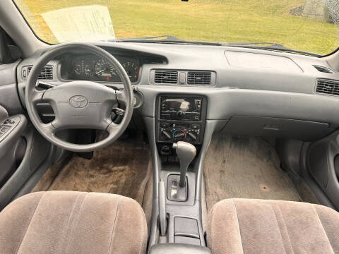 1999 Toyota Camry LE