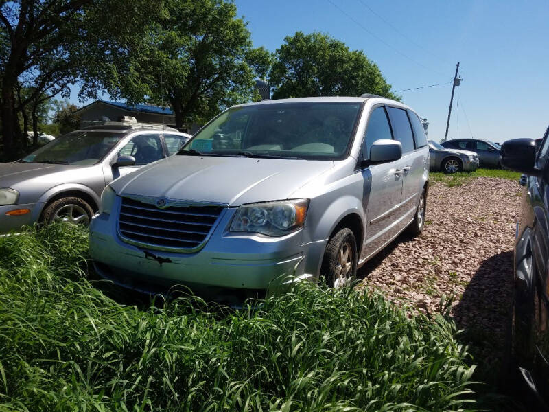 2009 Chrysler Town and Country for sale at B&M Auto Sales and Service LLP in Marion SD