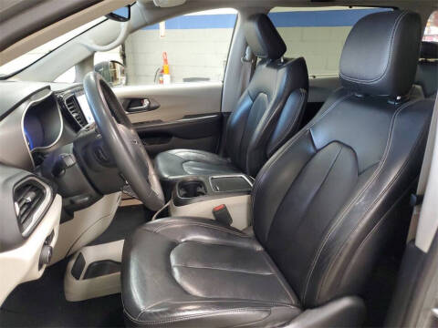 2022 Chrysler Pacifica Touring L