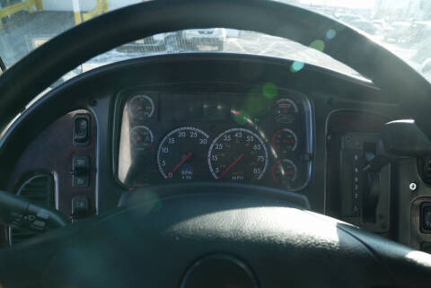 2015 Freightliner M2 106