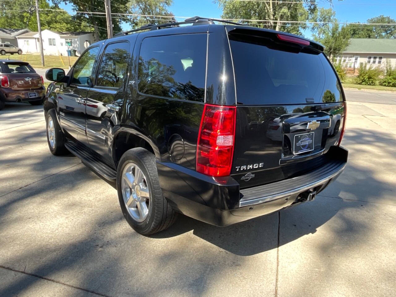 2013 Chevrolet Tahoe for sale at Auto Connection in Waterloo, IA