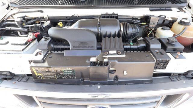 2004 Ford E-Series E-450 SD