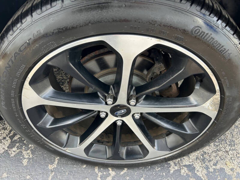 2015 Ford Taurus SEL