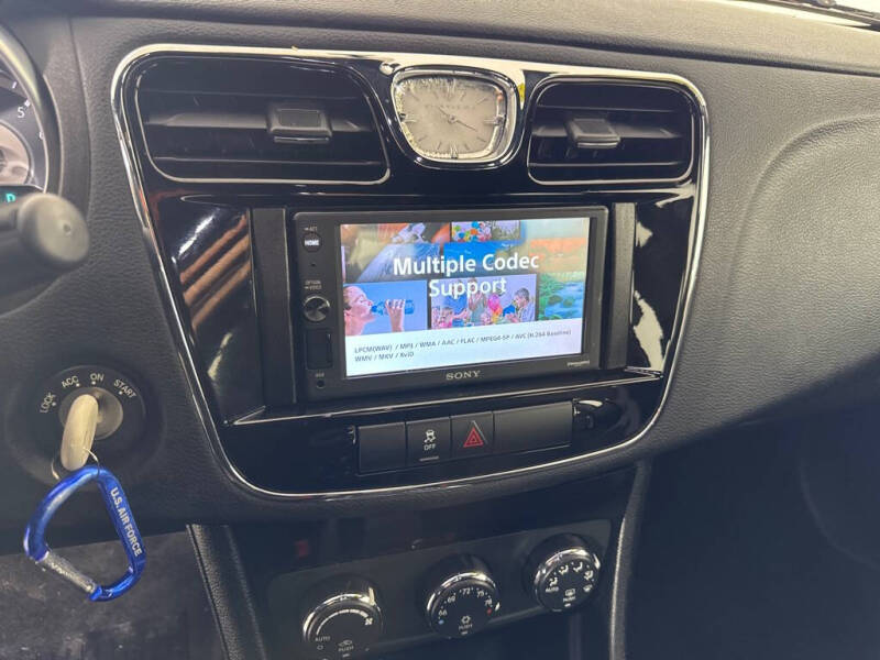 2012 Chrysler 200 Touring