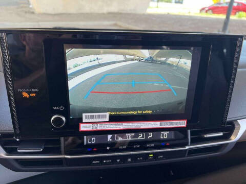 2025 Toyota Sienna LE 8-Passenger