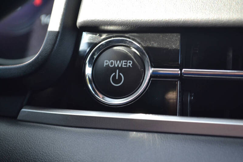 2023 Mitsubishi Outlander PHEV SE