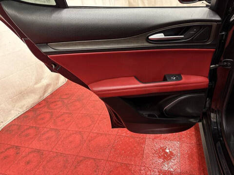 2018 Alfa Romeo Stelvio Ti Sport