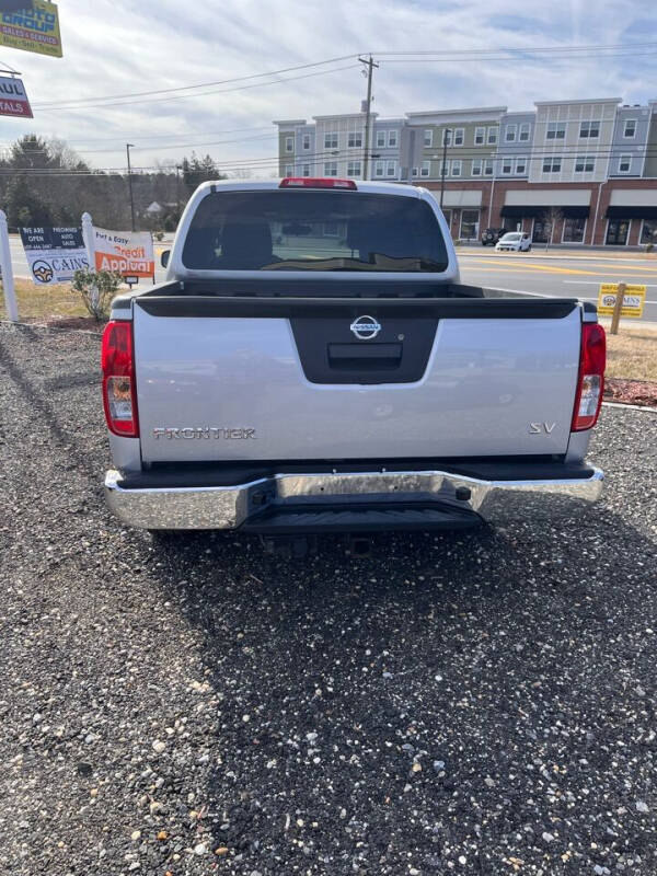 2013 Nissan Frontier SV photo 4