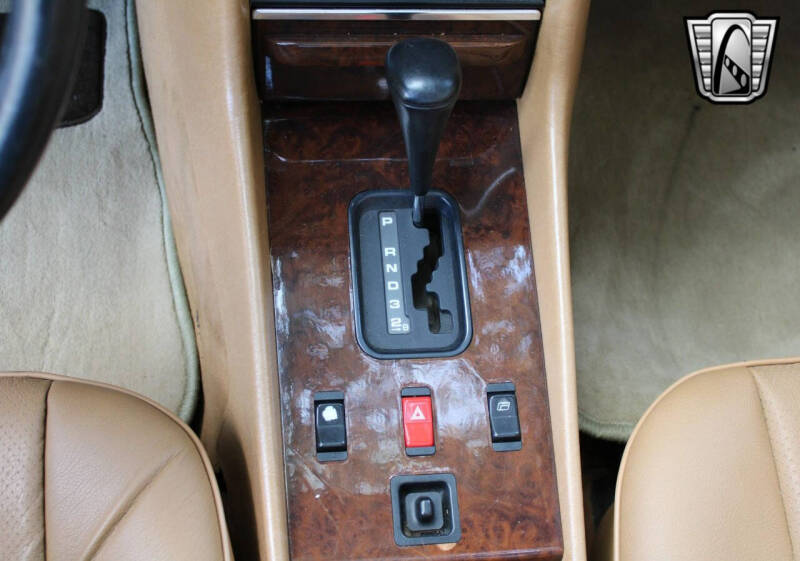 1987 Mercedes-Benz 560-Class 560 SL