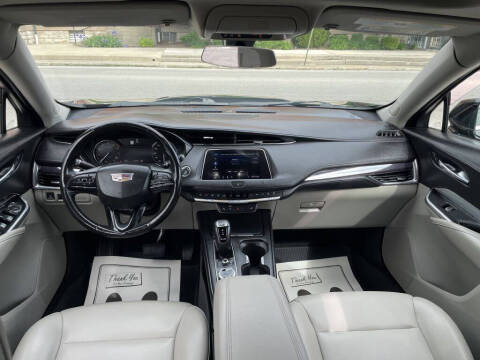 2019 Cadillac XT4 Luxury