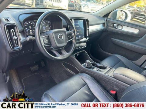 2019 Volvo XC40 T5 Momentum