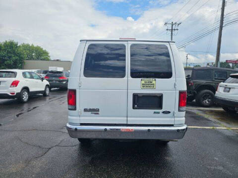 2011 Ford E-Series E-350 SD XLT