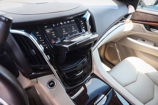 2017 Cadillac Escalade Luxury