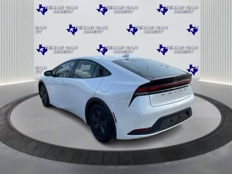 2025 Toyota Prius LE