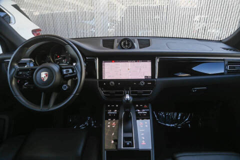 2024 Porsche Macan T